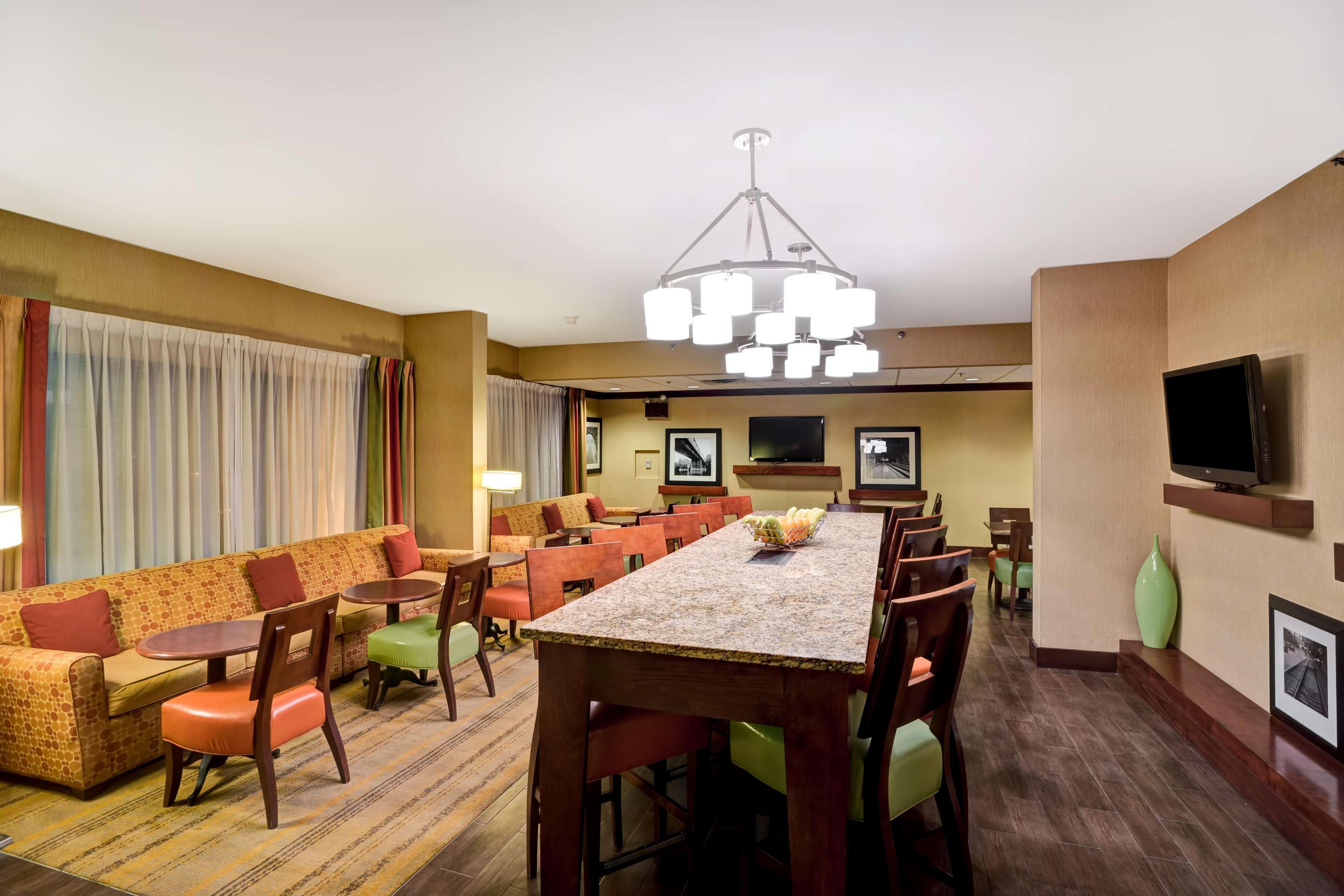 Hampton Inn Morgantown Eksteriør bilde