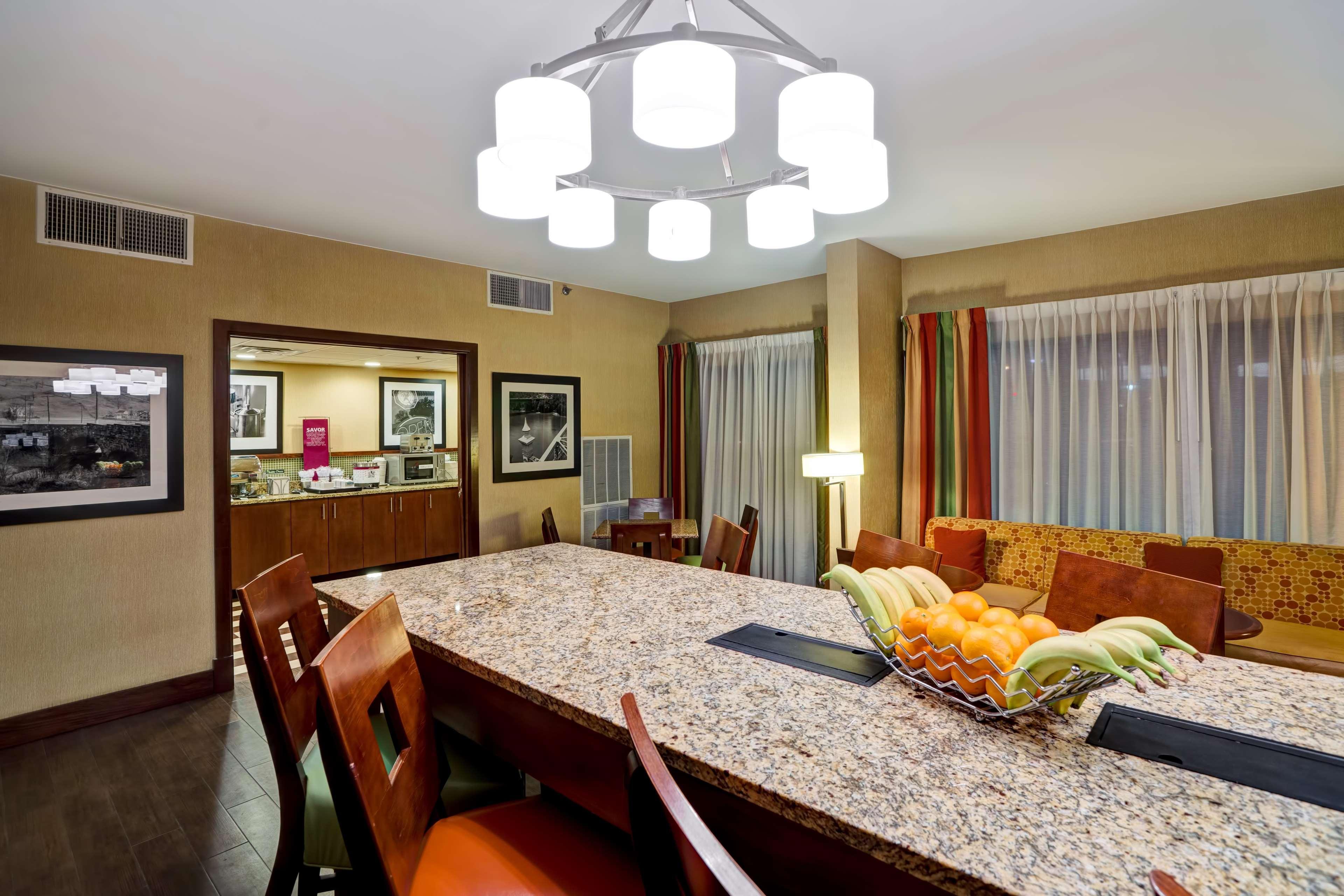 Hampton Inn Morgantown Eksteriør bilde